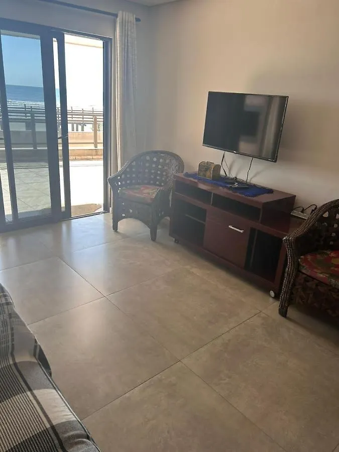 Apartamento Frente Mar Itapema 0*,